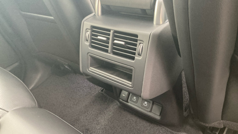 Land Rover Discovery 3.0 D350 Dynamic SE 5dr Auto Diesel Station Wagon